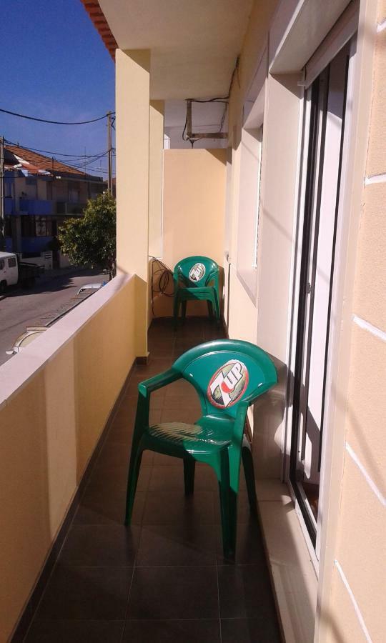 Appartamento Bem Me Quer 1 Almada Esterno foto